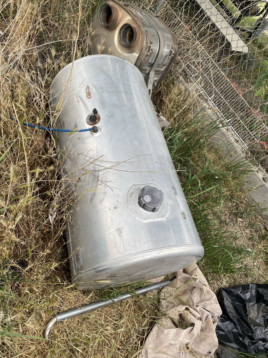 Main image 4