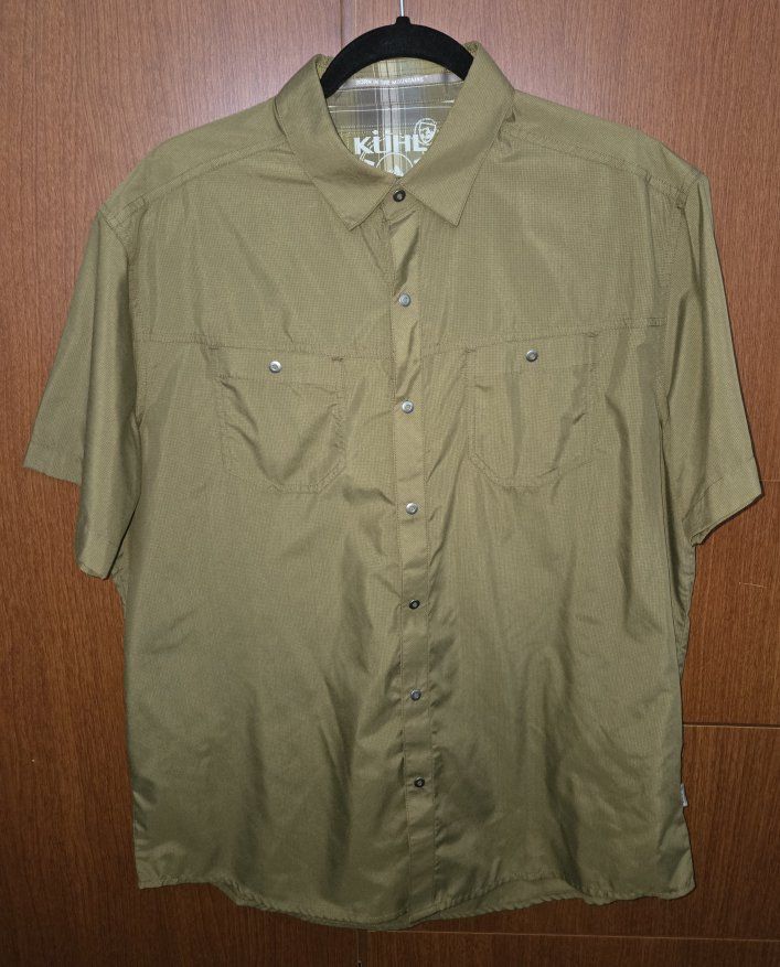 KUHL men's Stealth UPF short sleeve snap button top size large
