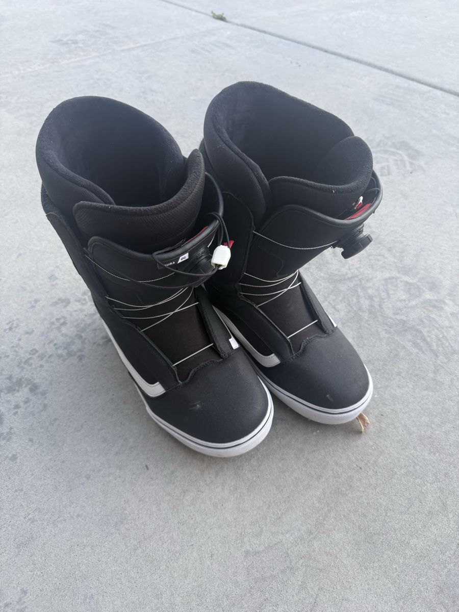 Vans Aura OG snowboard boots size 13