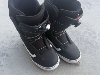 Vans Aura OG snowboard boots size 13
