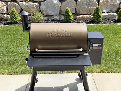 Traeger Pro 780 Smoker w/ Accessories