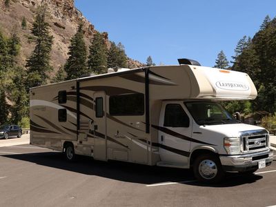 2018 COACHMEN LEPRECHAUN 310BH