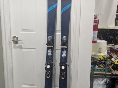 166cm Rossignol VAS experience 88 skis