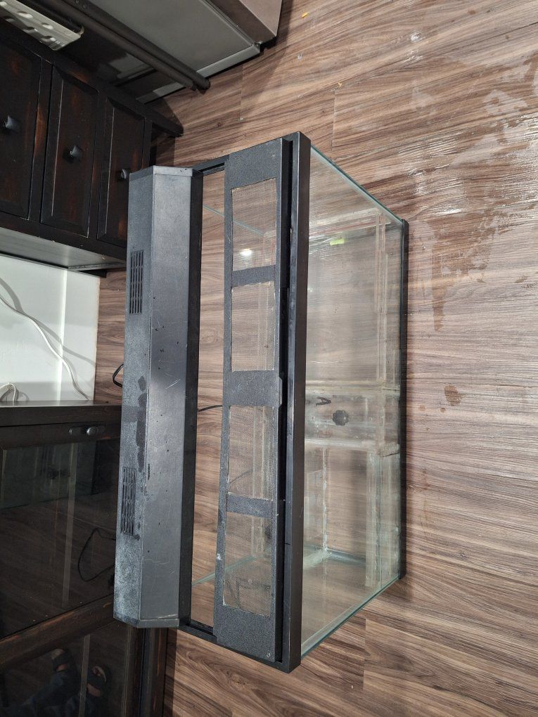 Reptile/Hamster Enclosure/Fish Tank