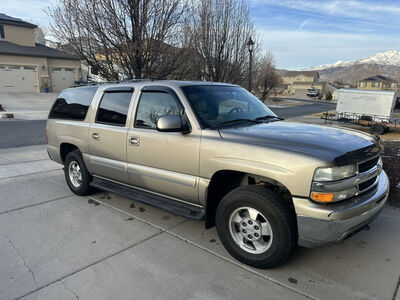 2002 CHEVROLET SUBURBAN LT