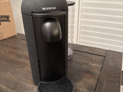 Nespresso machine - Works Great
