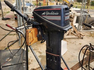 Evinrude Yachtwin 9.9 HP Outboard Boat Motor, Model E10SELCES, Serviced & Ready for use.