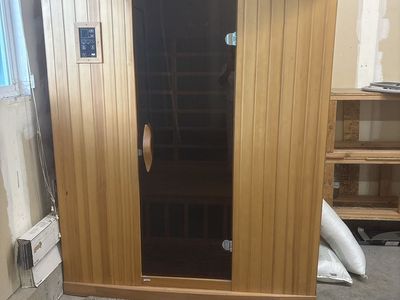 Dynamic 3 person infrared sauna
