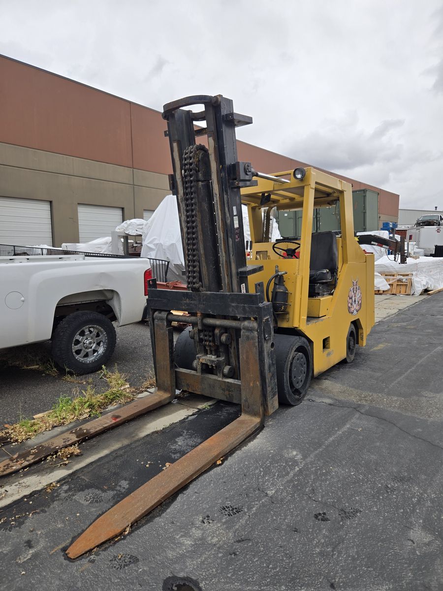 Cat E300 forklift