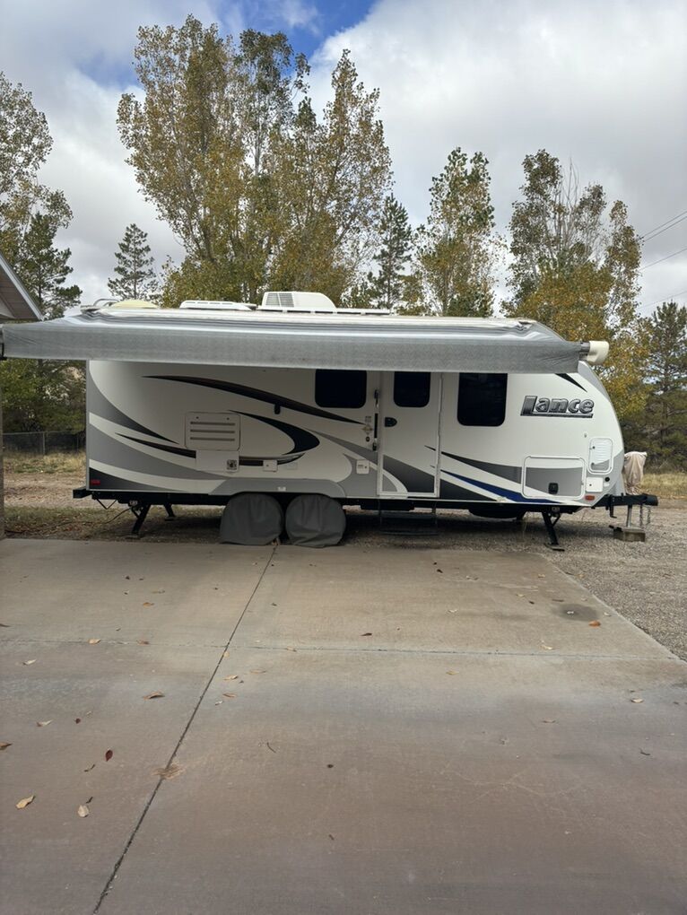 2019 Lance Model 1985