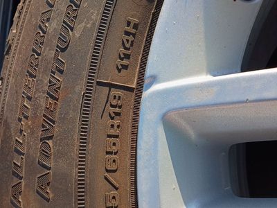 Set of 4 19 inch Range Rover wheels & tires