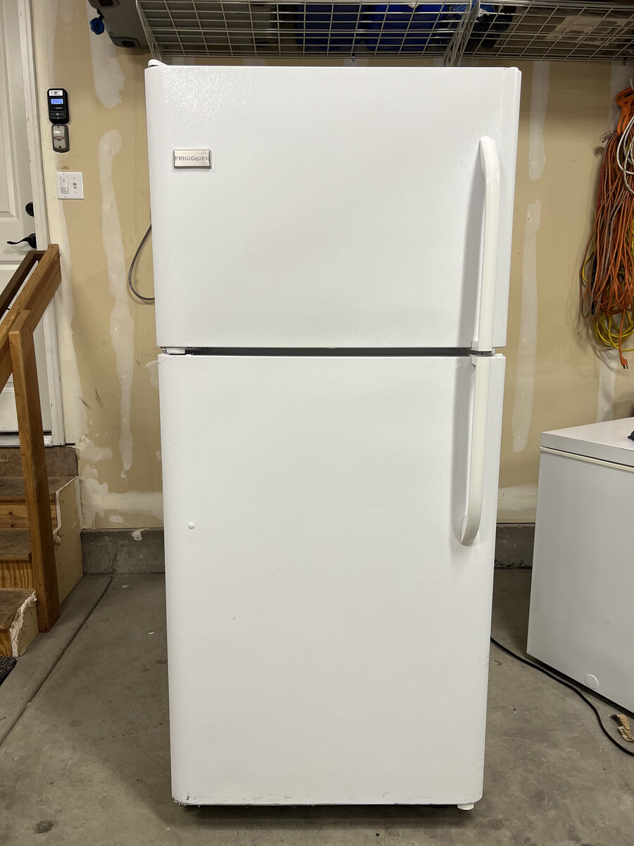Frigidaire white fridge/freezer