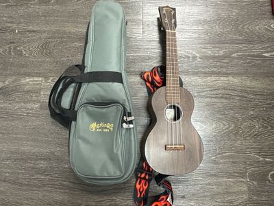 MARTIN UKE SPECIAL WITH GREY MARTIN BAG