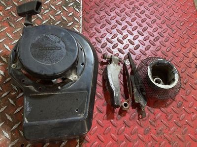 Briggs and Stratton pull start / tins