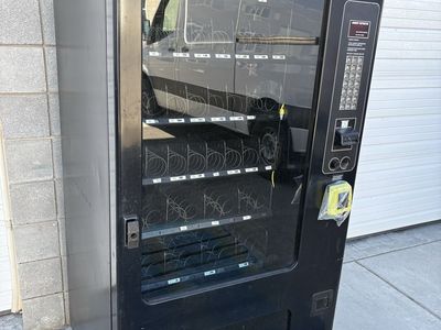 USI Snack Machine. 4 wide