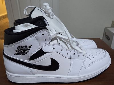 Nike Air Jordan 1 Mid White/Black DQ8426-132 Men's US 11.5 Sneakers New