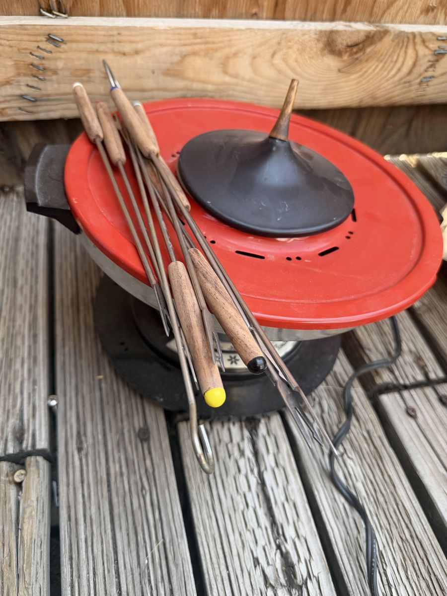 Vintage Presto Automatic Electric Fondue Maker Set with Red Ring Lid and Forks
