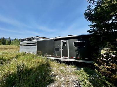 2018 Logan Coach 4 Horse Stock Combo LQ