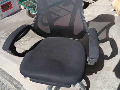 Office chair/ Also recliner