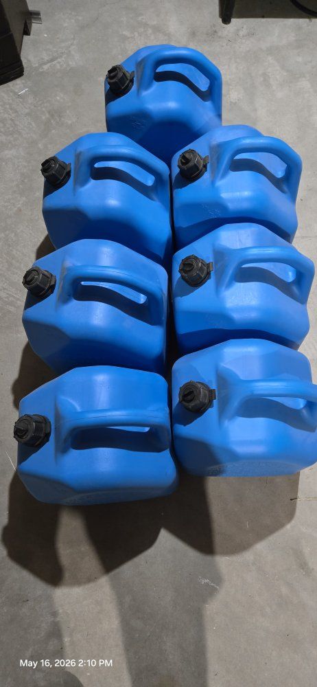 7x 5gal kerosene in new containers