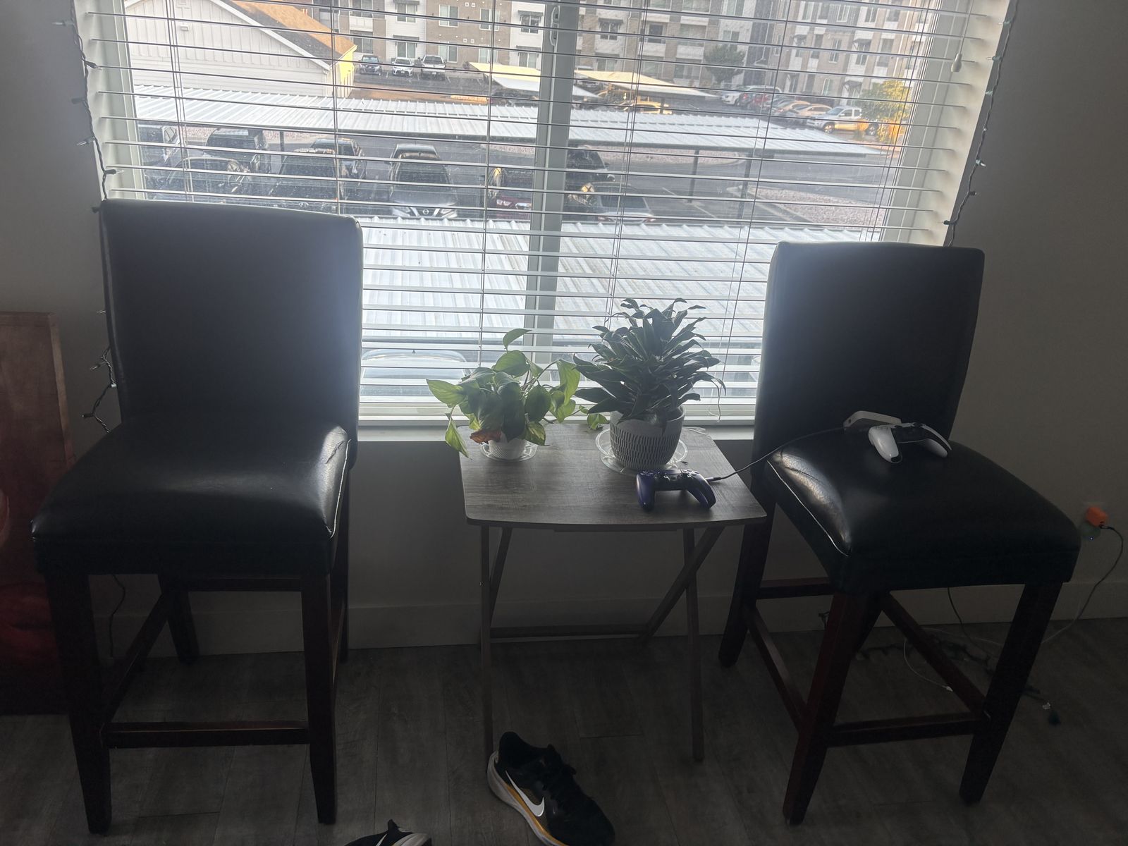 3 bar stools