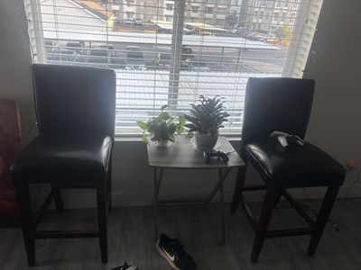 3 bar stools