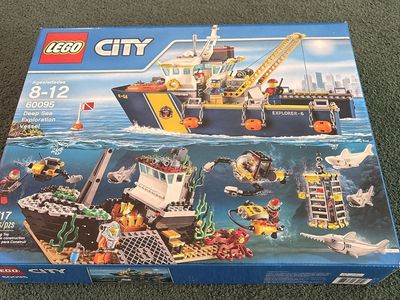 Deep sea Lego boat