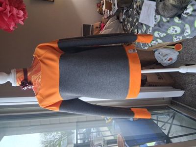 Powering people crewneck pullover sz Lg