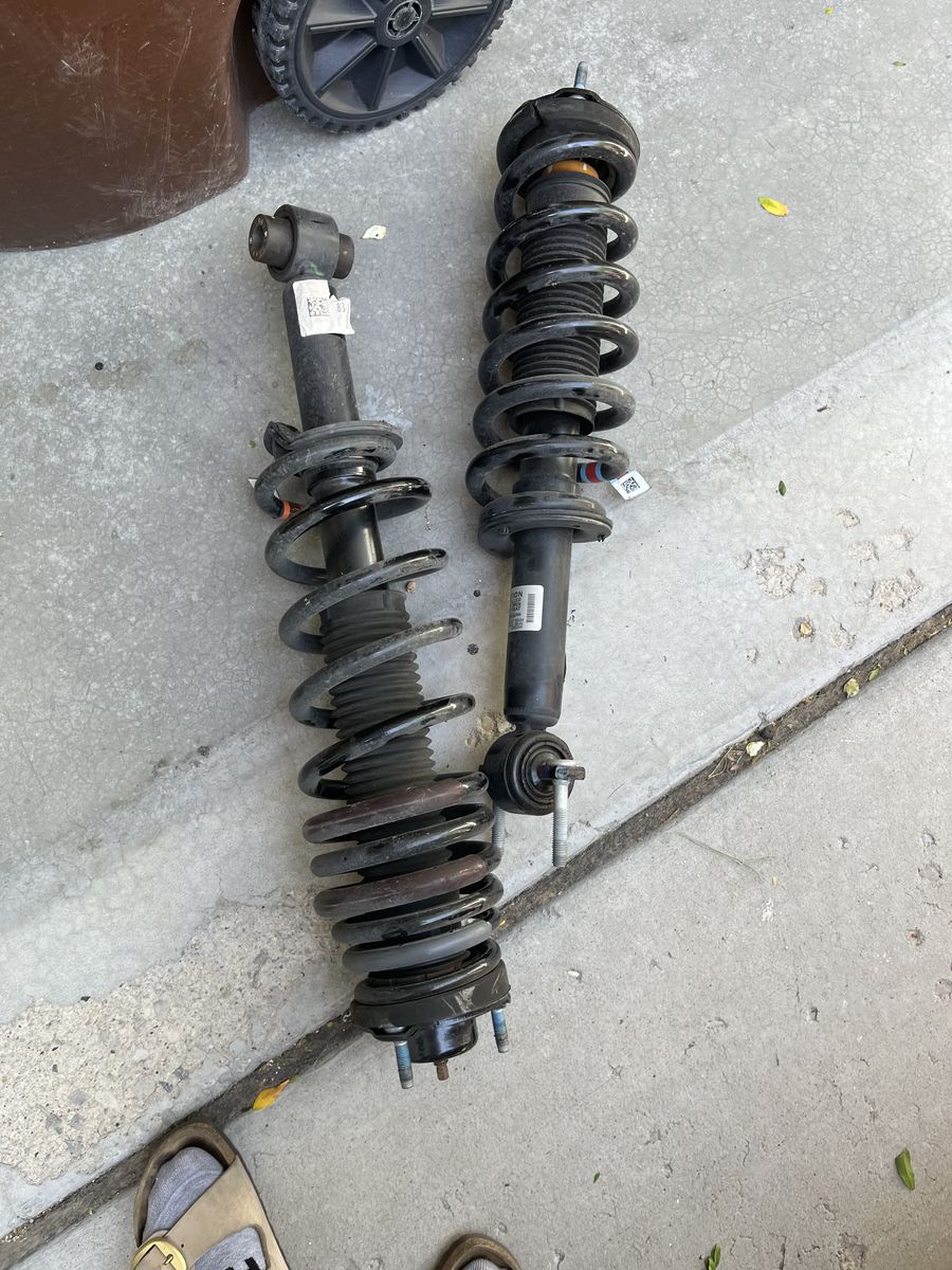Ford Bronco 2-Door Shocks + 5 Wheels/Rims