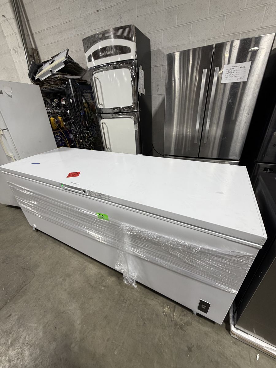 HURRY! BRAND NEW FRIGIDAIRE 25CF CHEST FREEZER