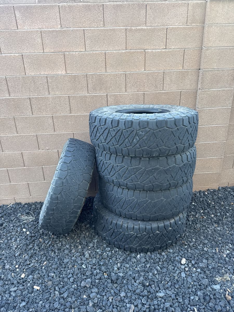 Five Nitto Ridge Grappler 38x12.50R17