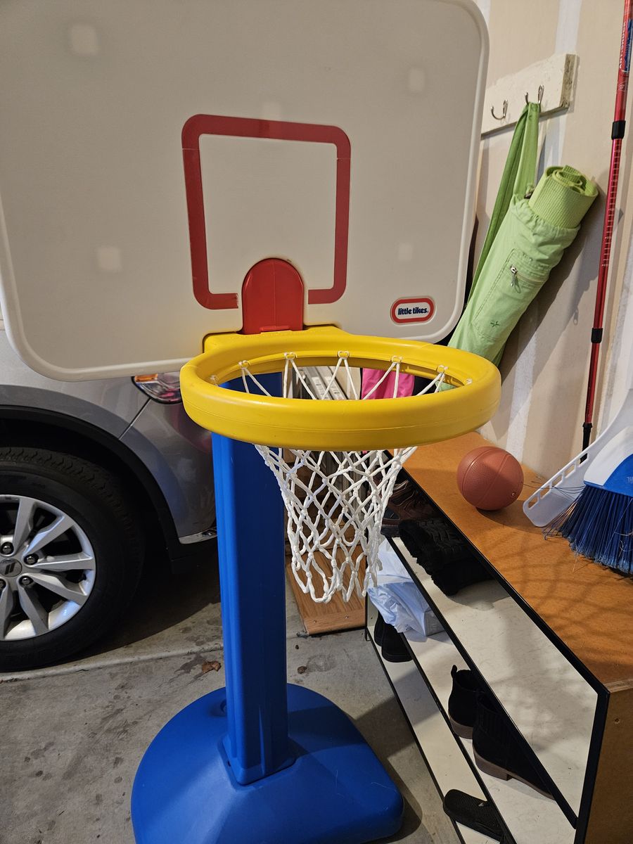 Little Tikes basketball hoop