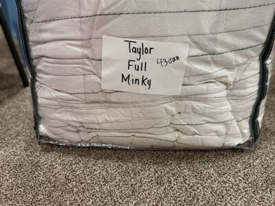 Beddys FULL Taylor Minky