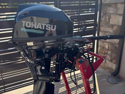 2016 Tohatsu 20 HP Outboard Motor (Long shaft, electric start, Low hours)