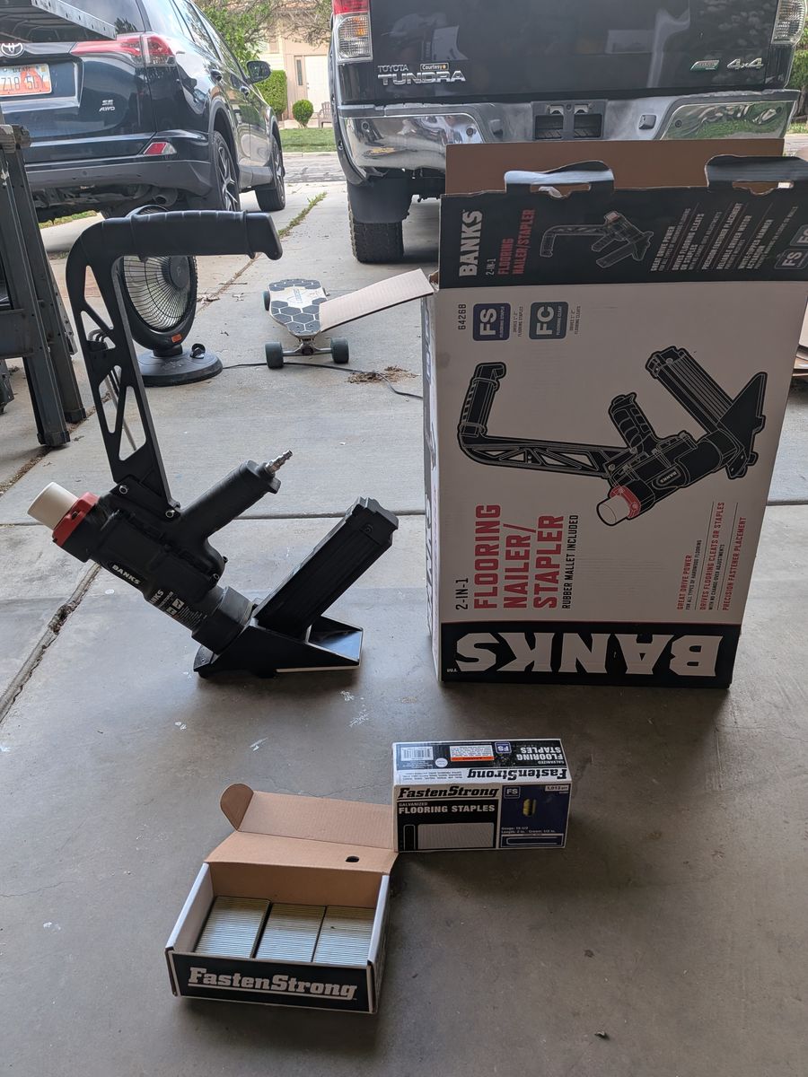 2-in-1 Flooring Nailer/Stapler + Staples