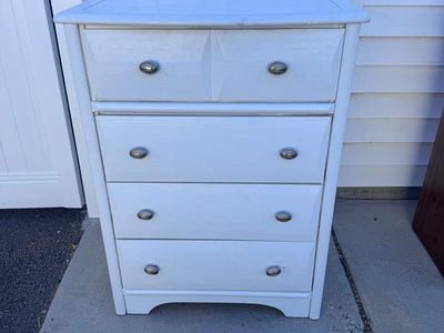 White wood dresser