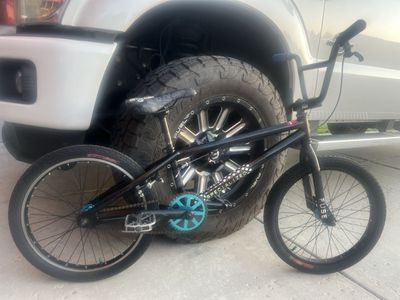 Specialized Fuse BMX Bike - Black with Turquoise Accents