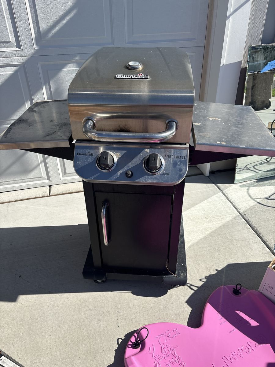 Char-Broil Performance 2-Burner Gas Grill with Side Shelves