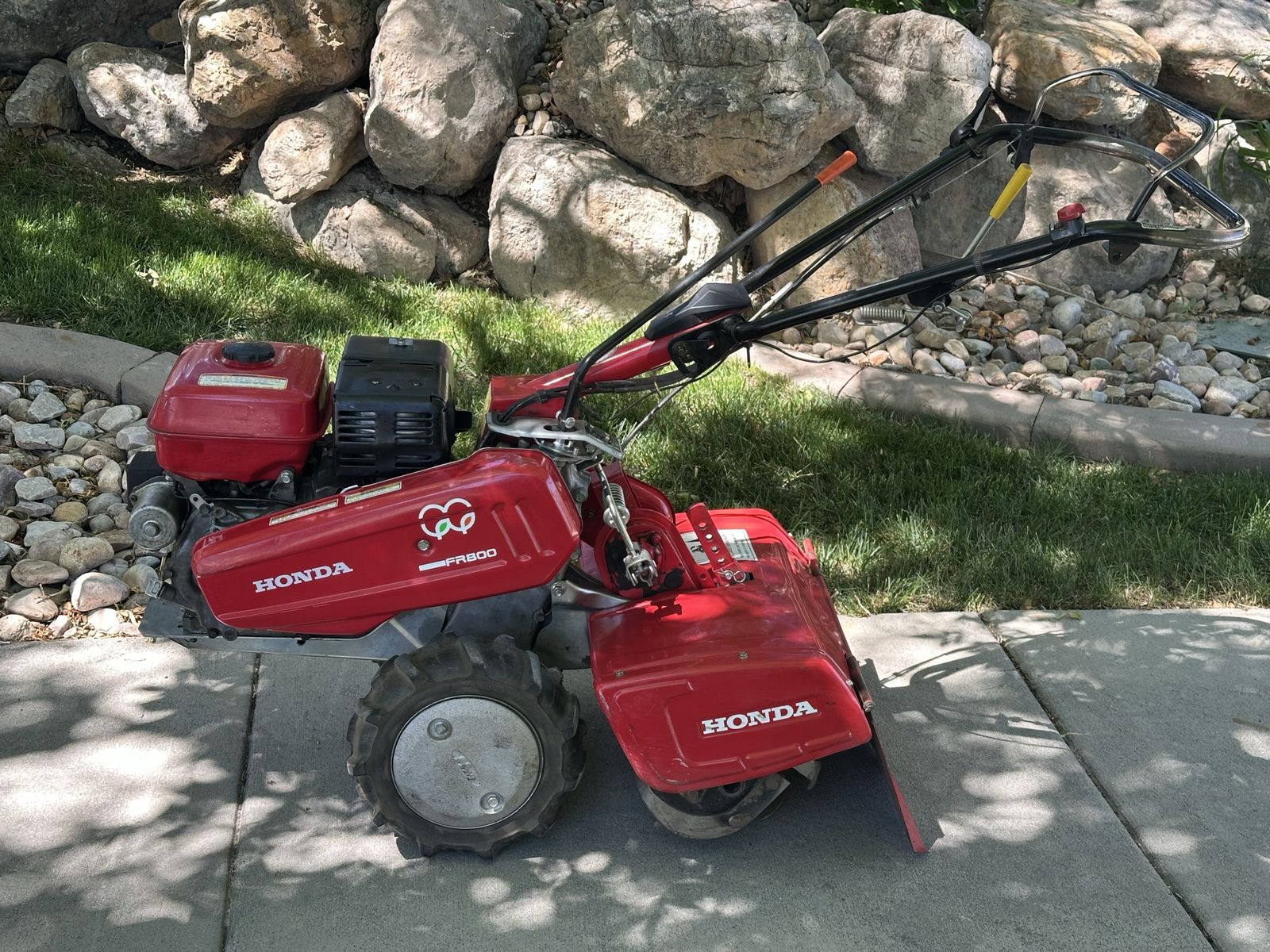 Honda FR800 Rear-Tine Tiller with Electric Start