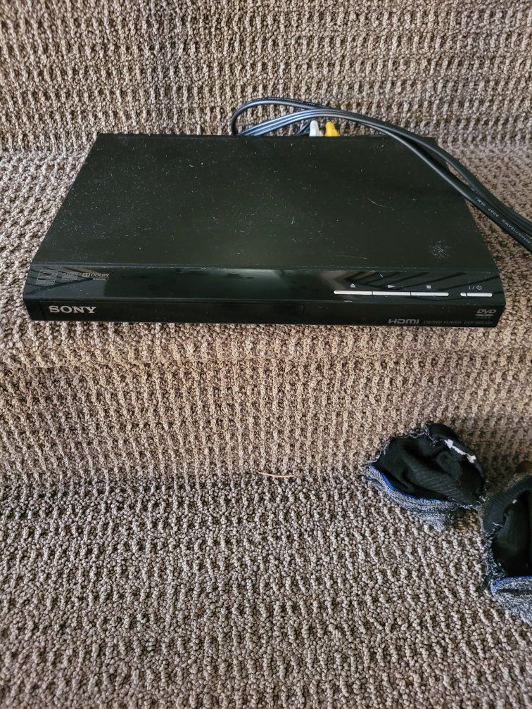 Sony DVP-SR510H DVD Player with HDMI and AV Cables