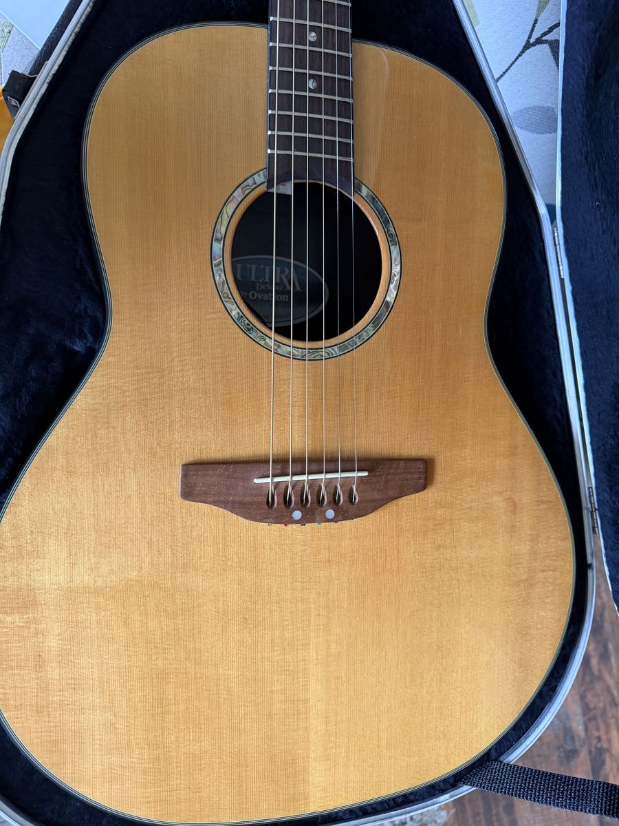 Ovation Ultra Deluxe Acoustic/Electric Guitar - Excellent condition
