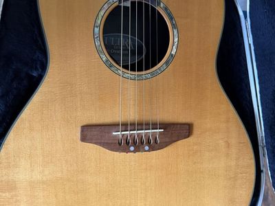 Ovation Ultra Deluxe Acoustic/Electric Guitar - Excellent condition