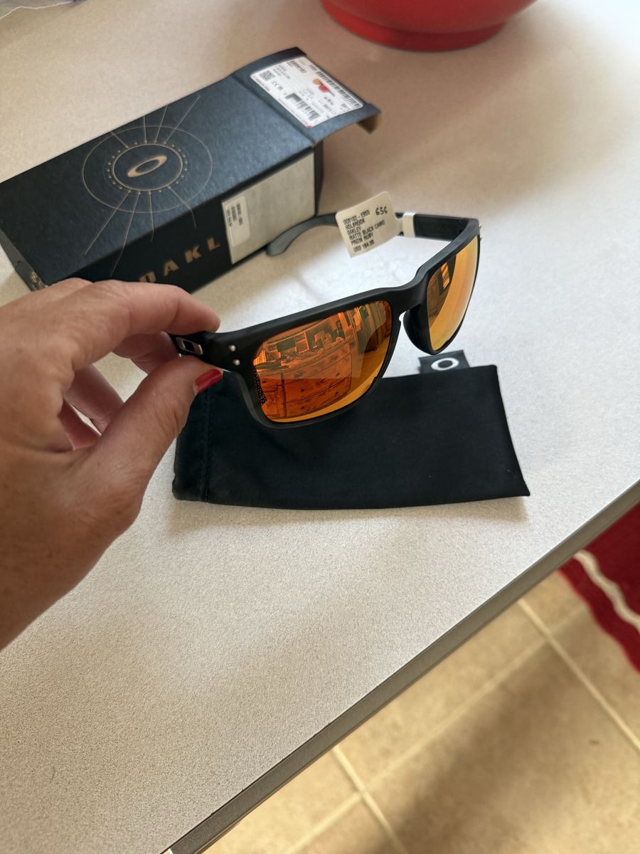 Oakley sunglasses Holbrook 0009102 NEW in package matte black camo prizm ruby