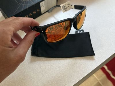 Oakley sunglasses Holbrook 0009102 NEW in package matte black camo prizm ruby