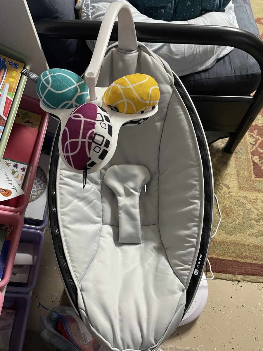 4moms mamaRoo 4.0 Baby Bouncer & Swing - Gray with Removable Mobile