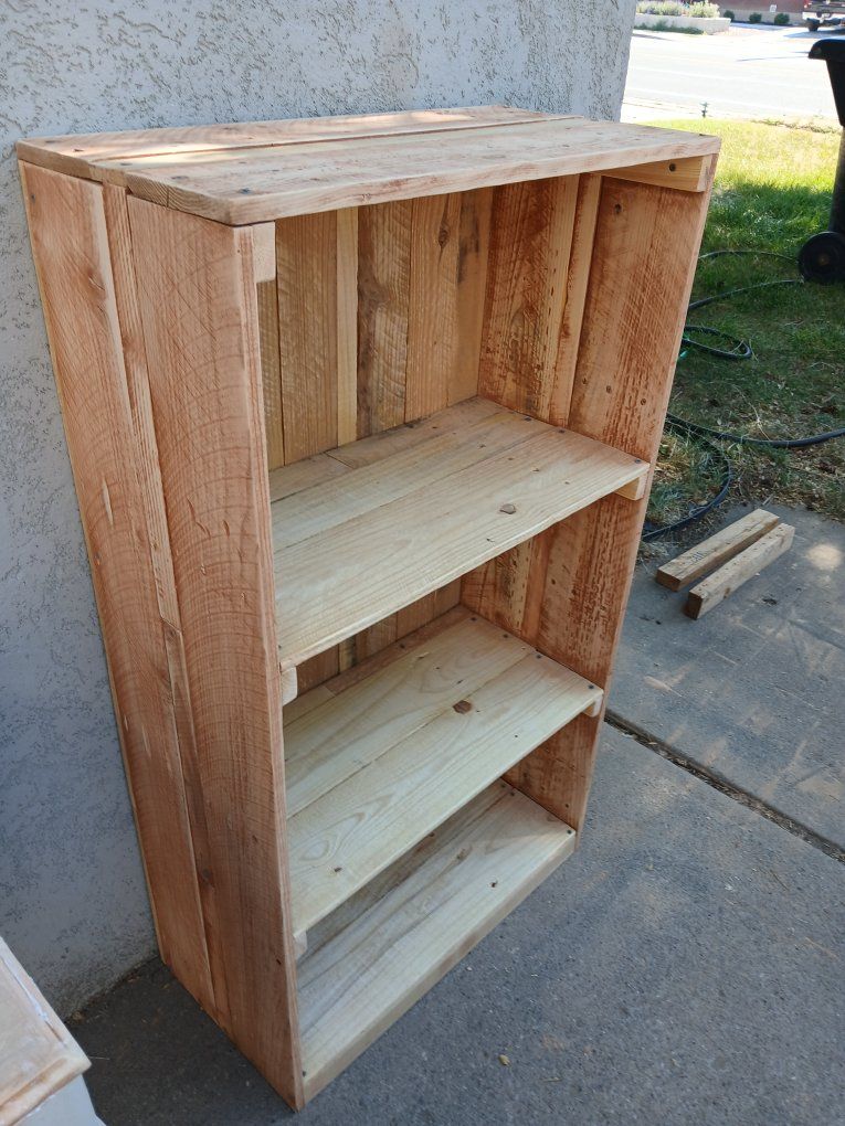 Handcrafted Reclaimed Wood 3-Tier Bookcase/Shelf Unit - Rustic Finish