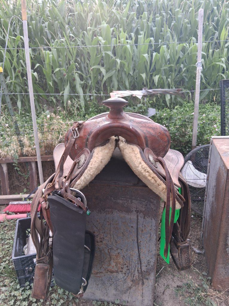 16in roping saddle 