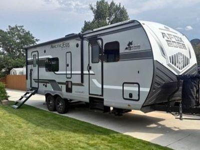 2025 Arctic Fox 26KX - High-End Lithium & 3000W Solar Package -True 4-Seasons
