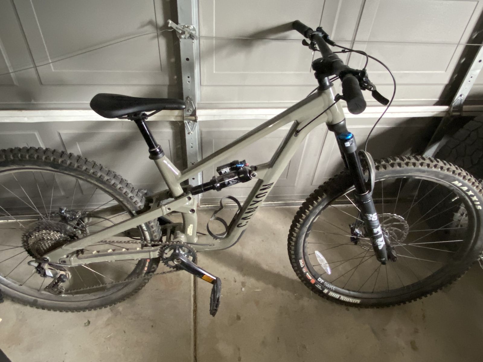 Canyon mountain bike