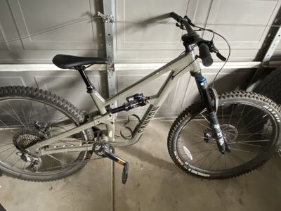 Canyon mountain bike